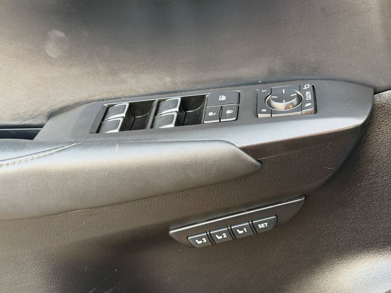 لكزس NX 300 F Sport 2.0L