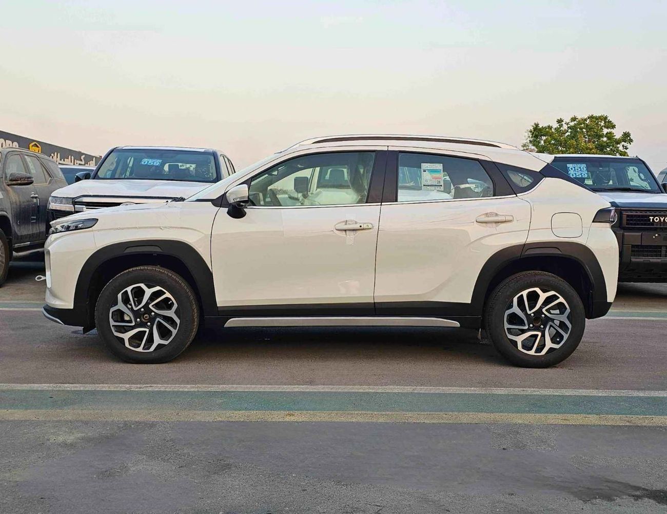 Suzuki Fronx GLX / EURO 5 HYBRID / 1.5L V4 / HEADUP DISPLAY / 360* CAMERAS / " 9" DISPLAY AUDIO (CODE # GLX)