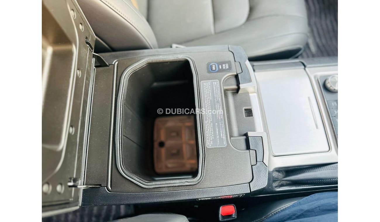 Toyota Land Cruiser Zx top of the range, Right hand drive