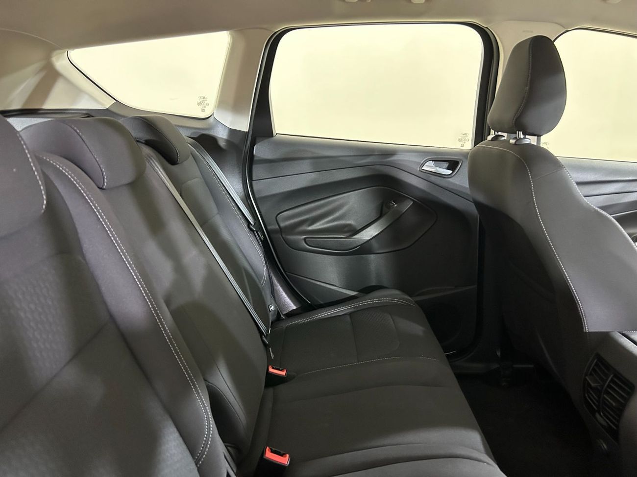 Ford Escape S E1020 / AL TAYER MOTORS AL QOUZ SHOWROOM