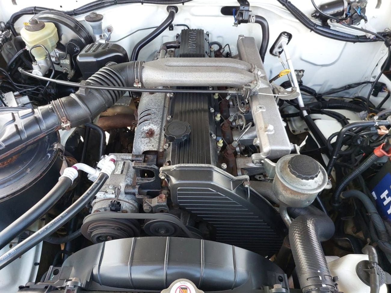 تويوتا لاند كروزر TOYOTA LAND CRUISER SUV RHD 2017 MODEL 4.2 L DIESEL MANUAL(PM89605)