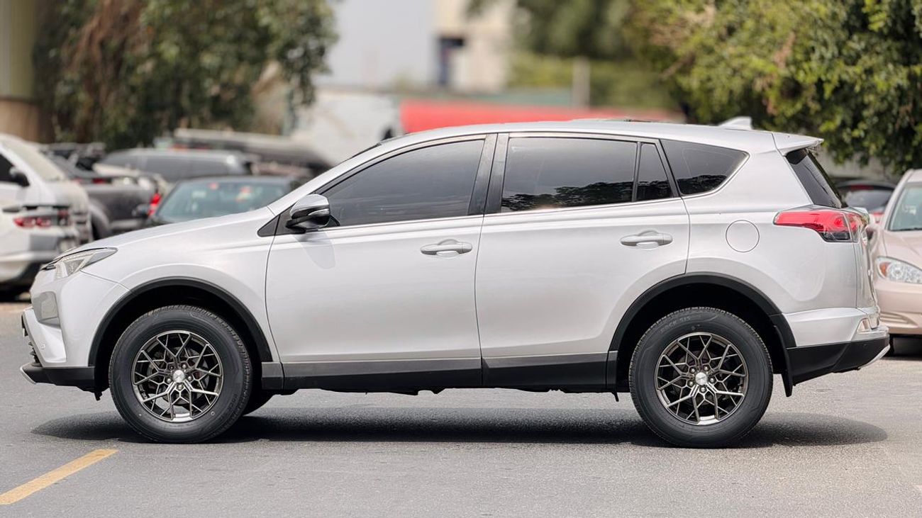 تويوتا راف ٤ -