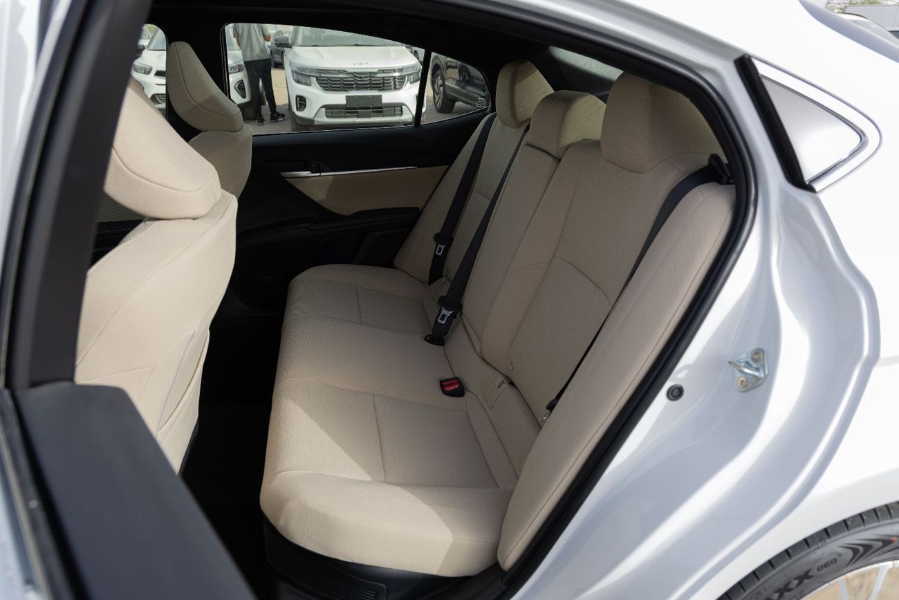 Toyota Camry Toyota Camry LE 2.5 L | Hybrid | White | Panoramic Sunroof | Electric Chair | 2026 GCC Specs