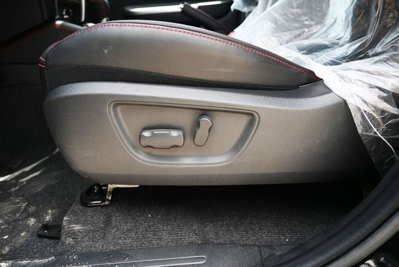 ميتسوبيشي L200 ميتسوبيشي L200 ديزل فل أوبشن أوتوماتيك 2.4 لتر أسود من الخارج أسود من الداخل