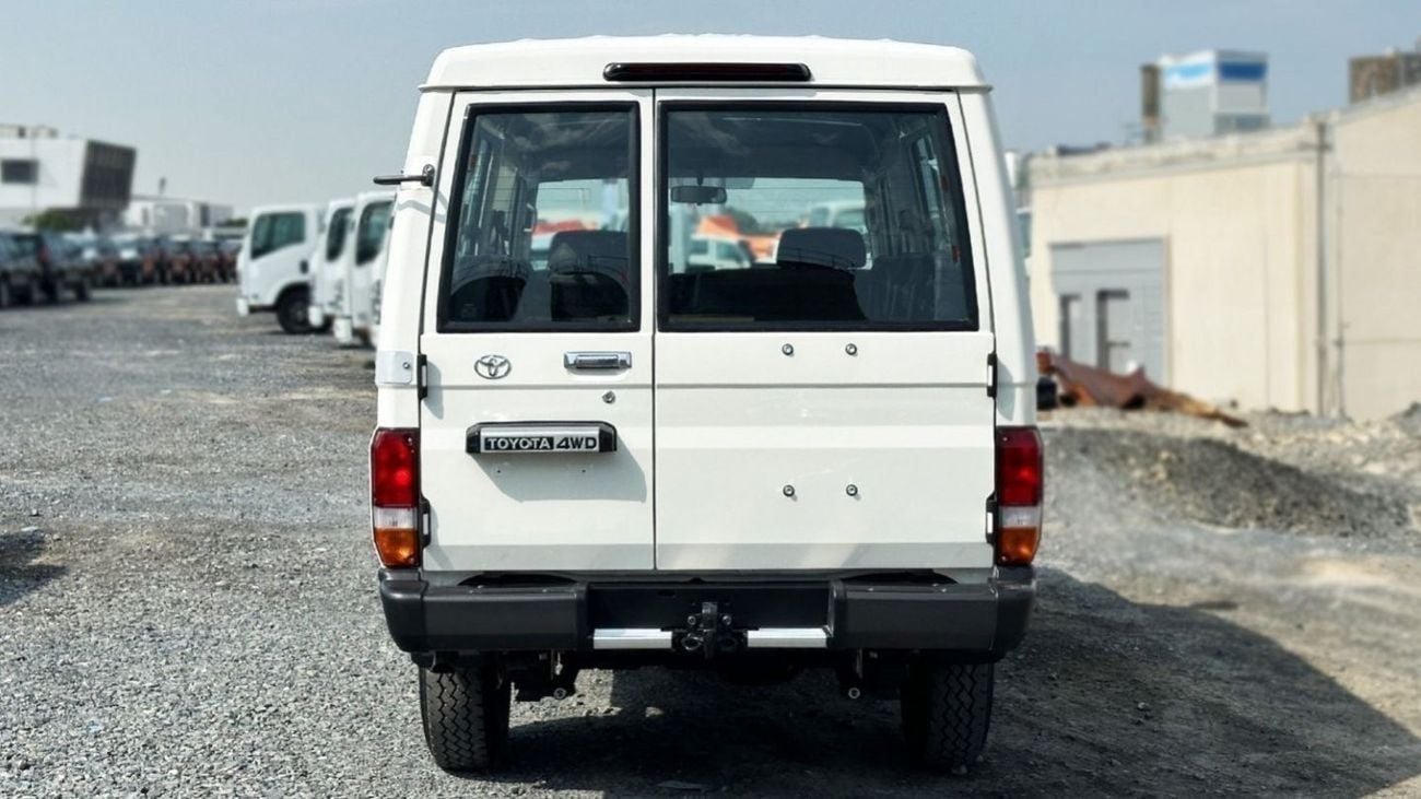 تويوتا لاند كروزر 70 TOYOTA LAND CRUISER 78 4.2L DSL13 SEATER MT new face