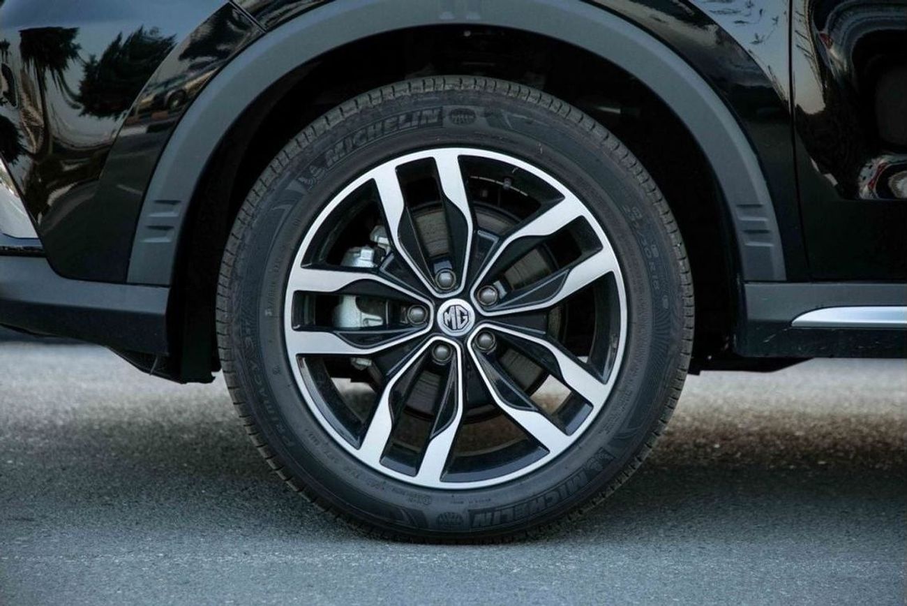 أم جي RX5 2023 MG RX5 2.0 AWD LUXURY - أسود من الداخل بيج