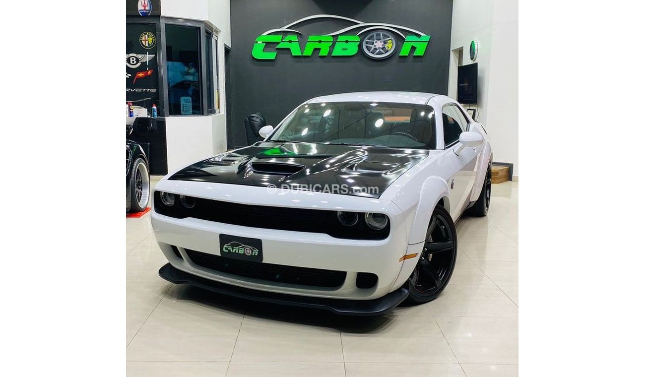 Dodge Challenger SRT Hellcat CHALLENGER HELLCAT 2015 GCC IN BEAUTIFUL CONDITION FOR ONLY 169K AED INCLUDING FREE INSU