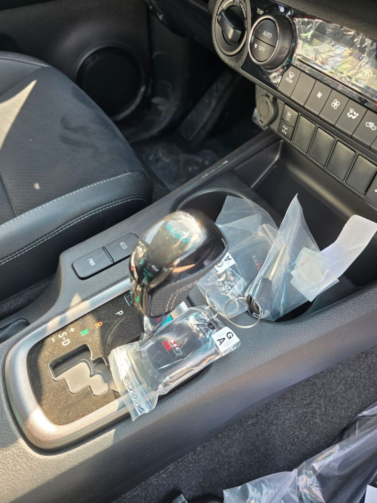 تويوتا هيلوكس GR SPORT 4.0L PETROL A/T V6 DOUBLE CABIN PICKUP