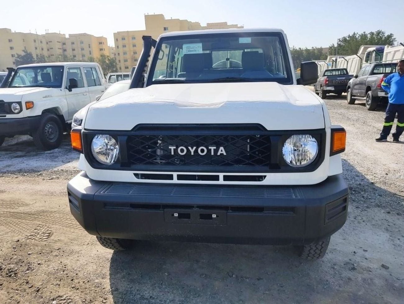 تويوتا لاند كروزر بيك آب DOUBLE CAB 4.2L MT DIESEL WITH DIFFLOCK