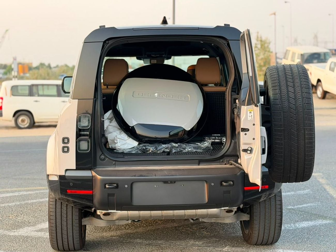 لاند روفر ديفندر 110 HSE P400