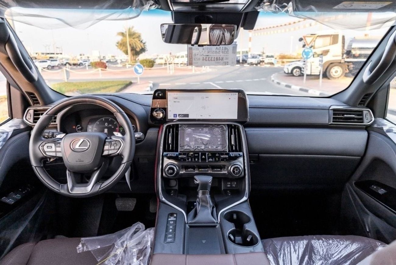 لكزس LX 600 سيجناتشر