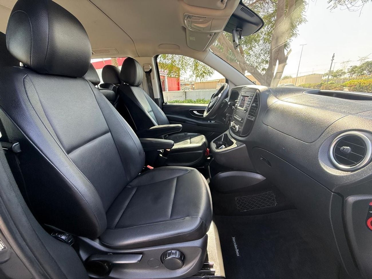 مرسيدس بنز فيتو MERCEDES BENZ VITO TOURER 2020 GCC TWO KEYS IN GOOD CONDITION