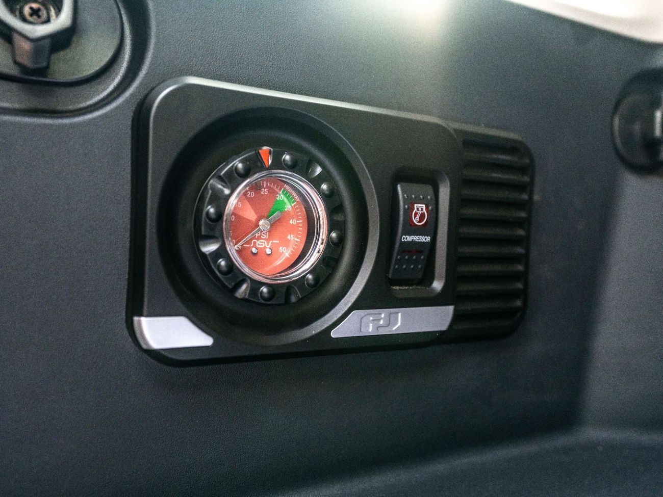 تويوتا إف جي كروزر GXR 4.0L A/T