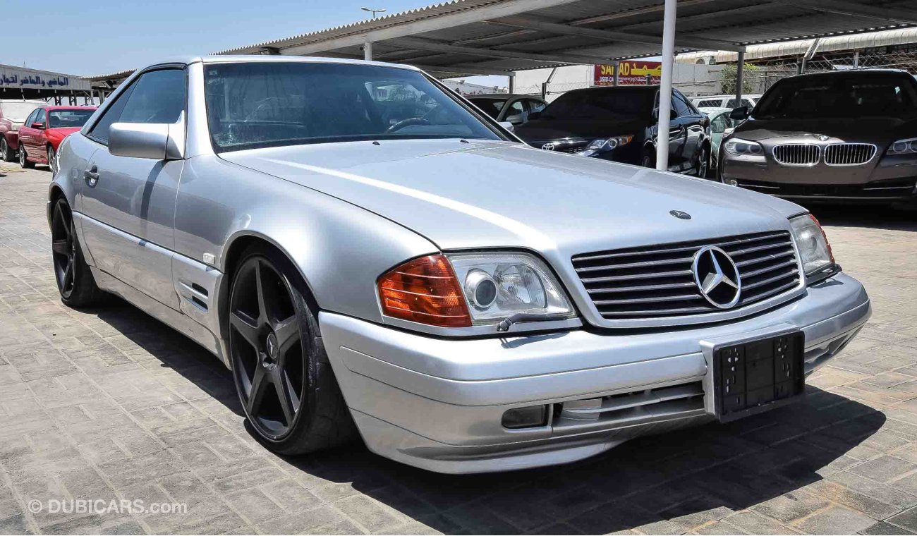 Mercedes-Benz SL 500 - Classic V8 car - perfect condition inside and out