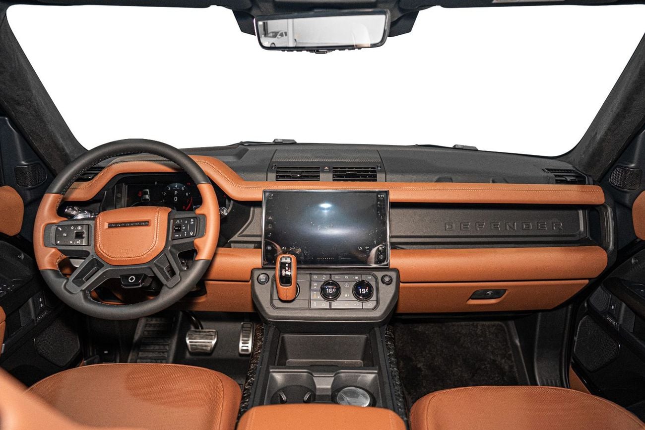 Land Rover Defender 2026 BLACK EDITION DEFENDER OCTA P635 | GCC SPEC UNDER WARRANTY AND SERVICE CONTRACT