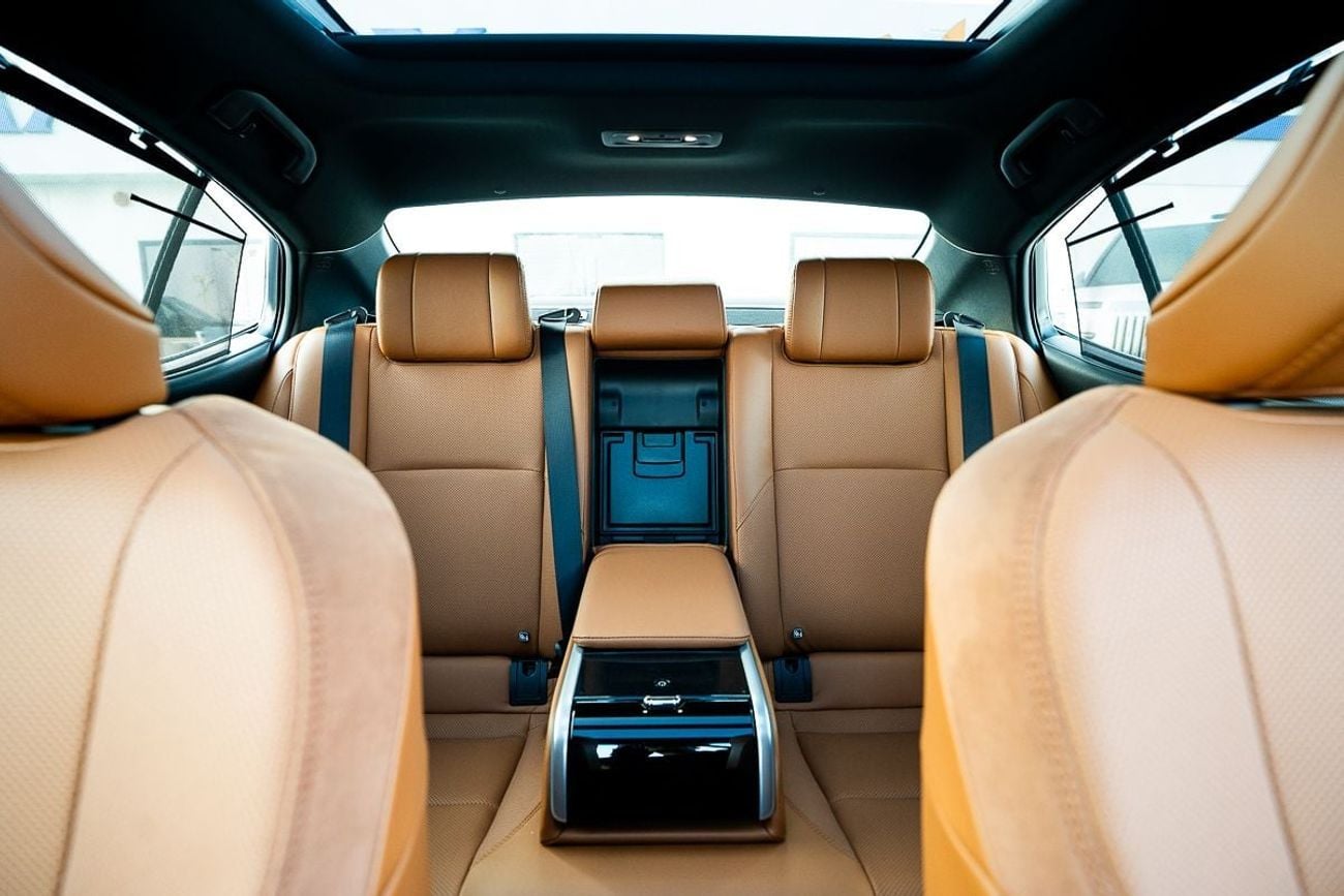 تويوتا كامري Lumiere Hybrid 2.5L Petrol Automatic Transmission 2025