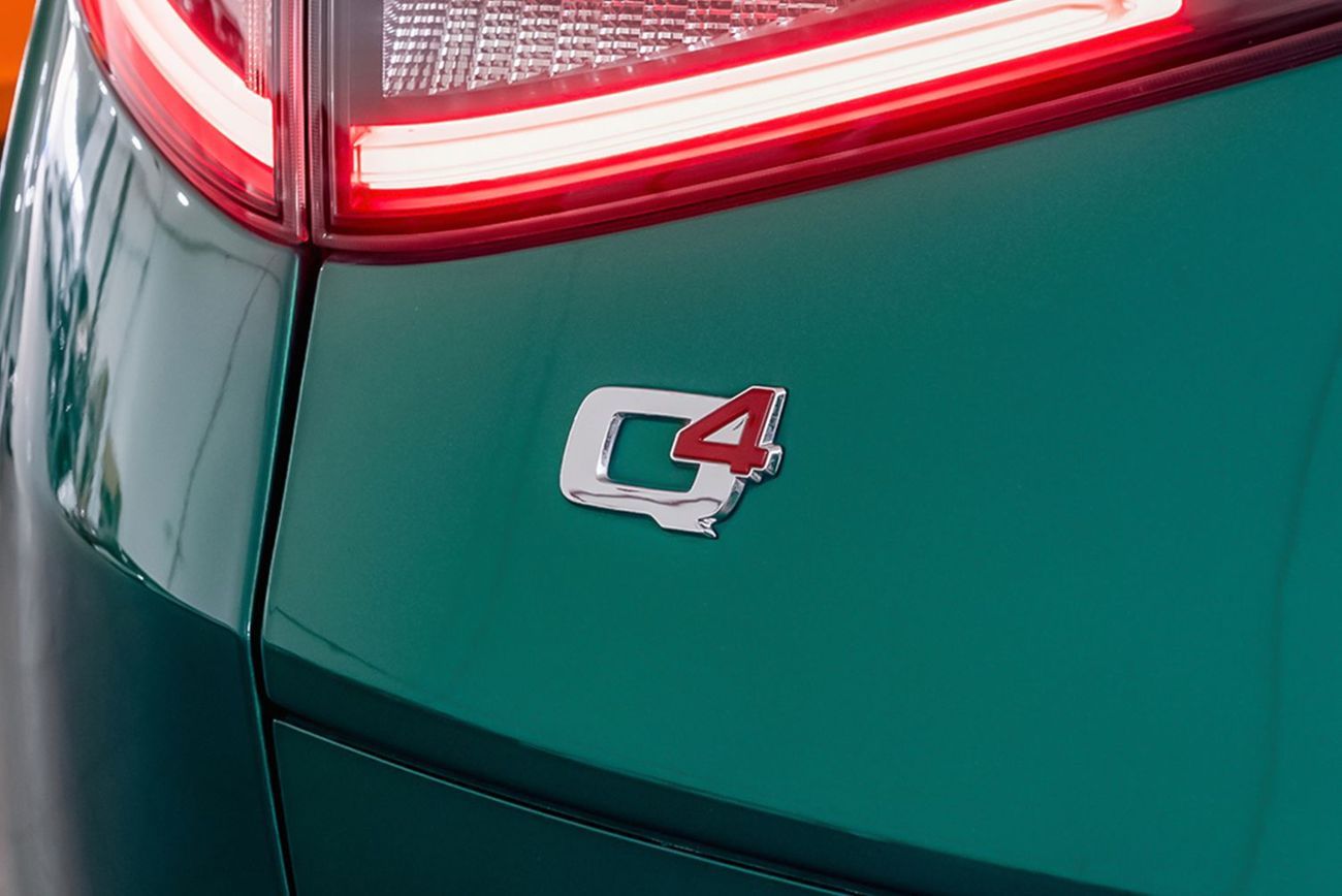 ألفا روميو ستيلفيو Quadrifoglio