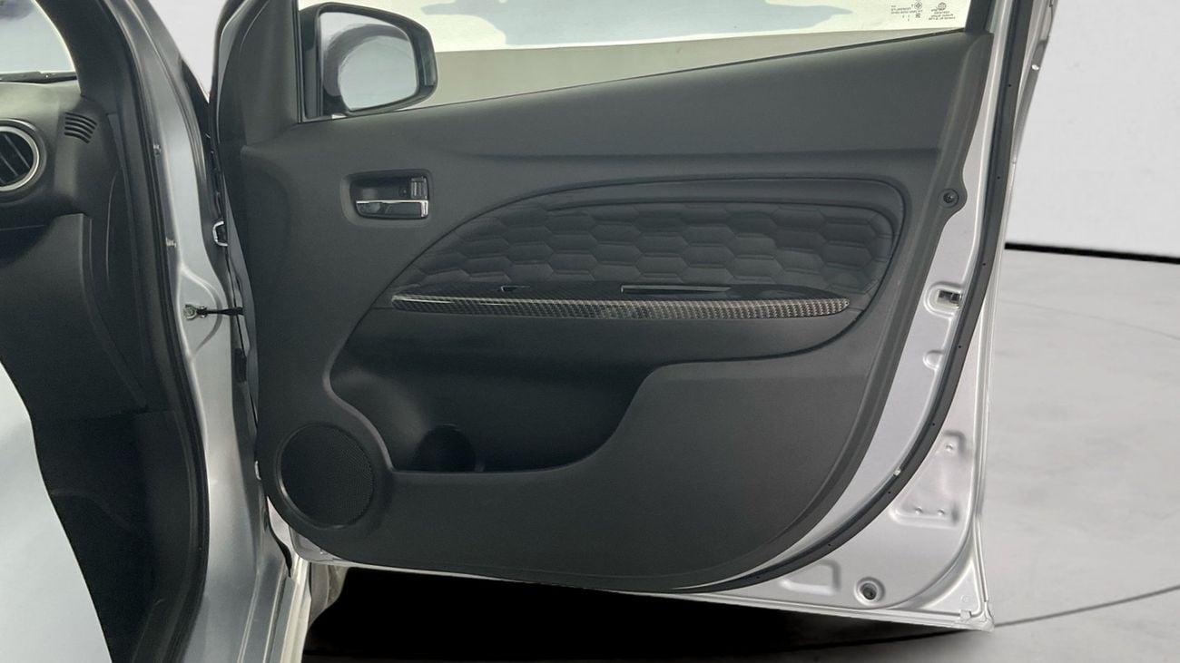 ميتسوبيشي اتراج Signature Edition | شامل الضمان | 0 ﺪﻔﻋﺓ ﺃﻮﻟﻯ