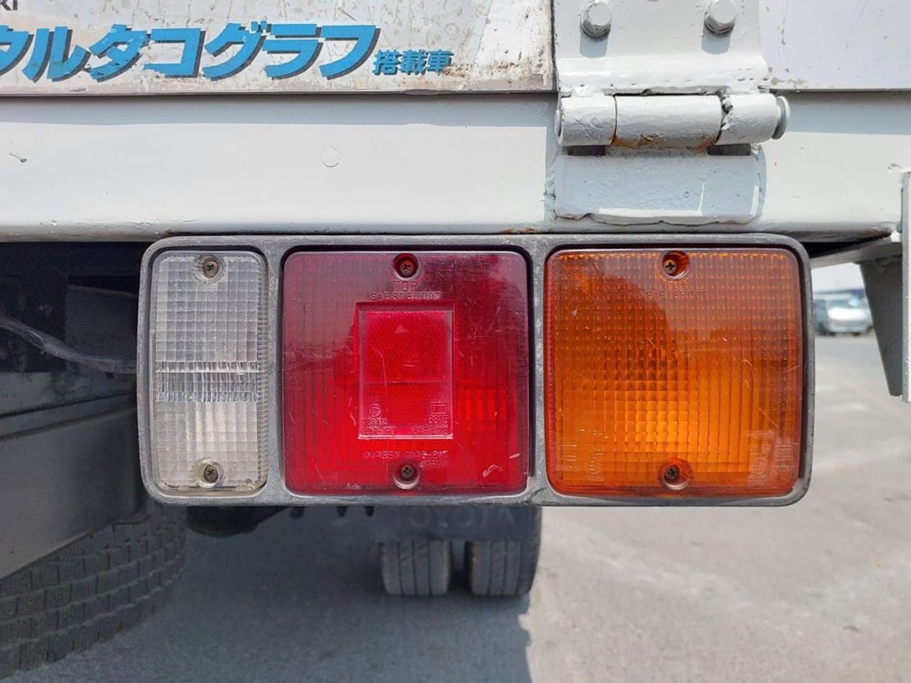 Mitsubishi Fuso Canter MITSUBISHI CANTER ALUMINIUM BODY TRUCK RHD 1995 MODEL 4.5 L DIESEL MANUAL(PM20023)