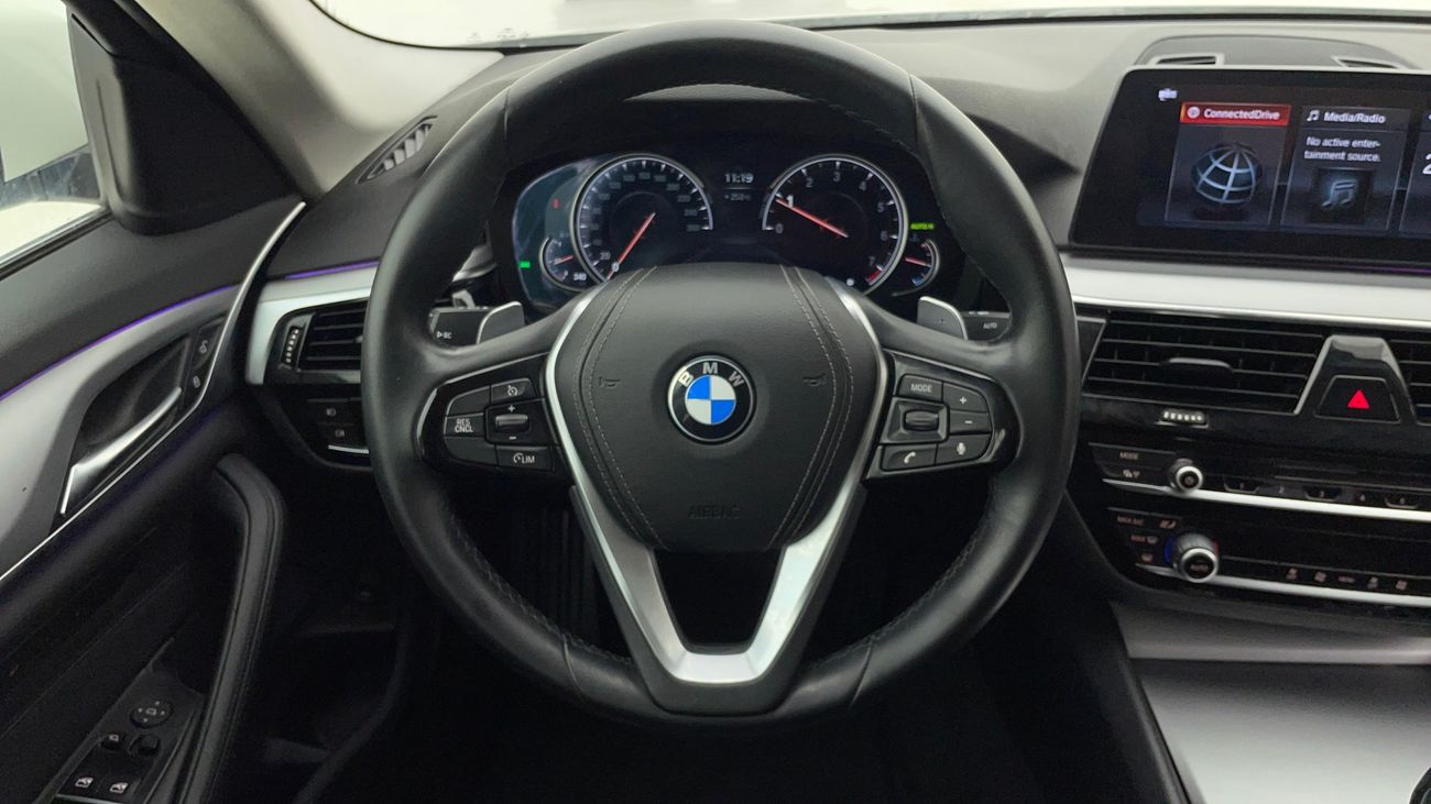 بي أم دبليو 520i EXECUTIVE 2 | بدون دفعة مقدمة | اختبار القيادة في المنزل