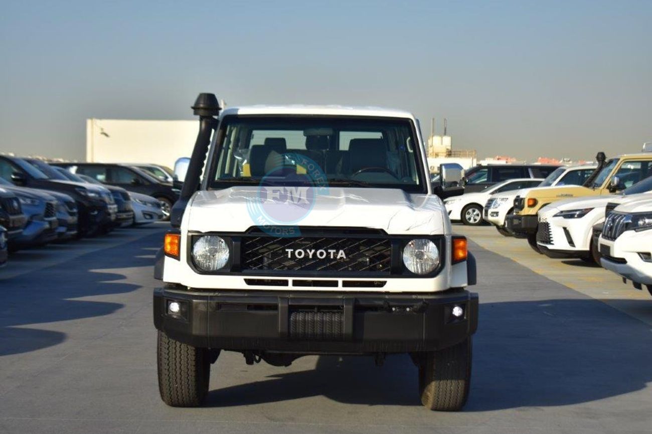 Toyota Land Cruiser 76 Hardtop LX Limited V8 4.5L Turbo Diesel 4WD Manual Transmission