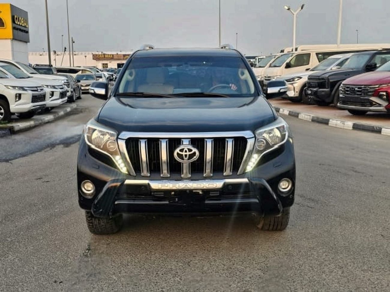 Toyota Prado VXR 4.0L 4WD LHD-GCC SPECS-Automatic-petrol-6 Cylinders-7 Seats-5 Doors