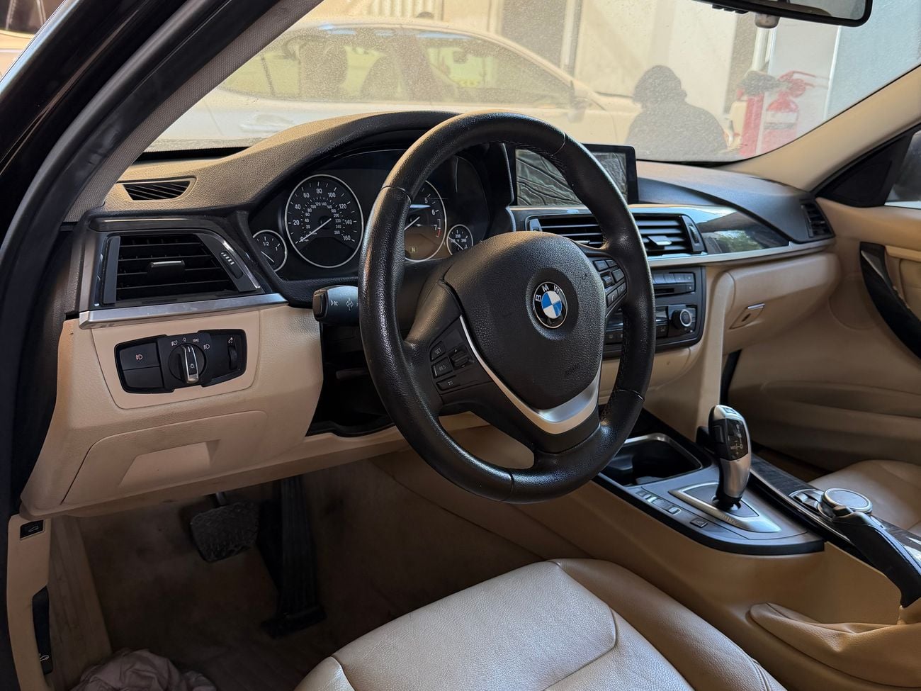 بي أم دبليو 328i