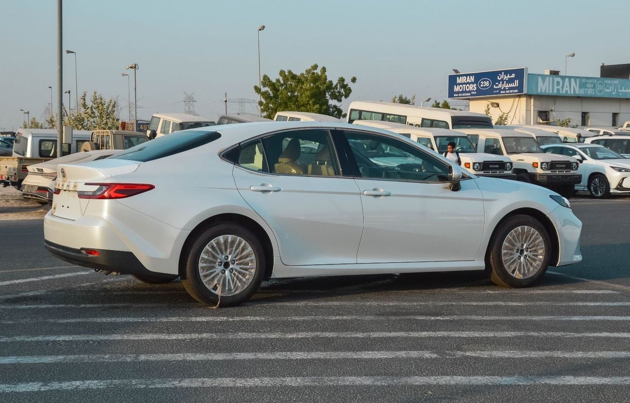 تويوتا كامري GLE 2.5L FWD PETROL SEDAN 2026