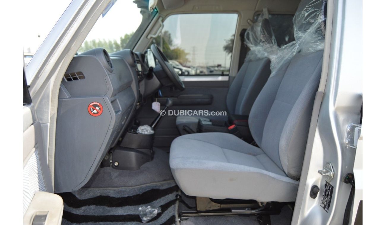 Toyota Land Cruiser Pick Up 1VD engine V8 Diesel full option clean car