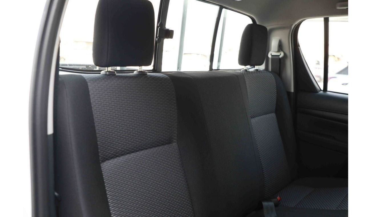 Toyota Hilux 2025 TOYOTA HILUX LOW 2.7 - PLATINUM WHITE PEARL inside BLACK | Export Only