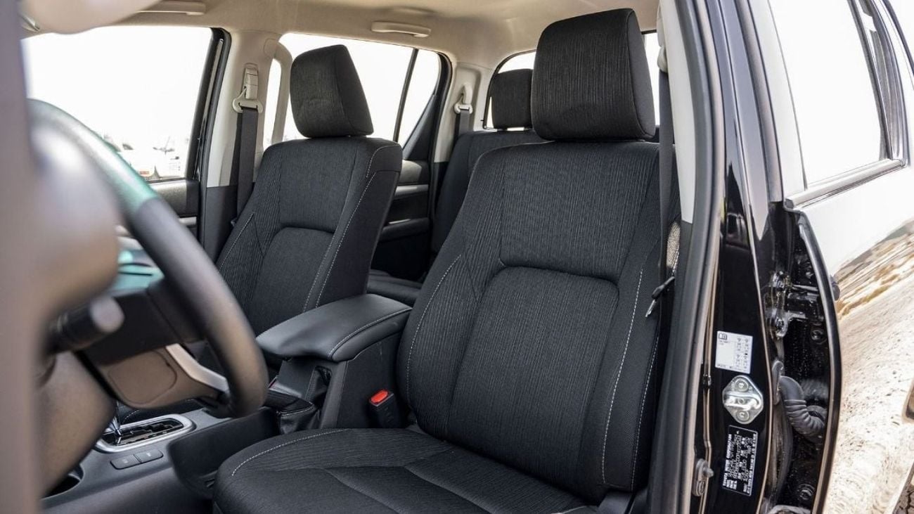 تويوتا هيلوكس Toyota Hilux 2.4L Diesel AT 4x4 Full Option 2025