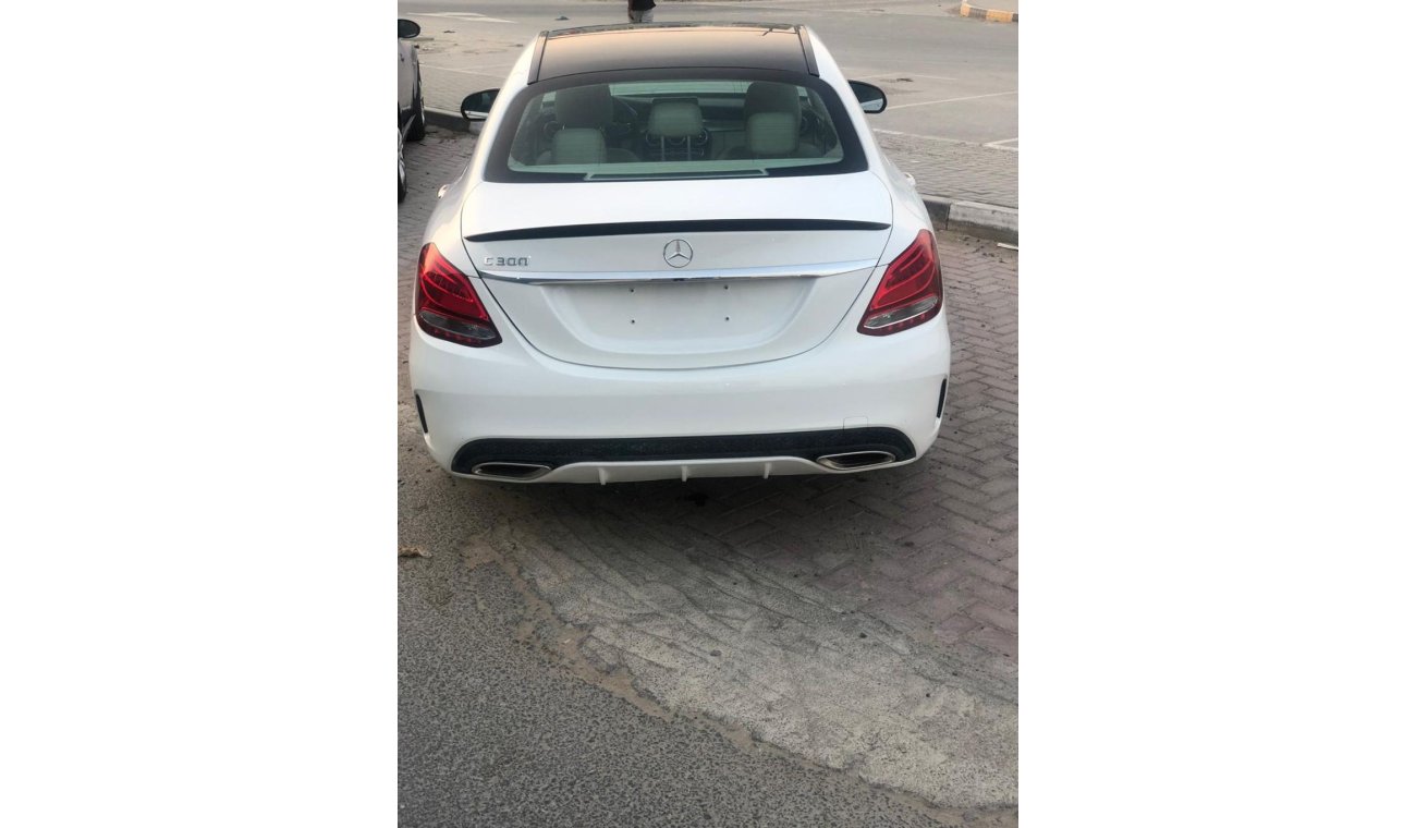 مرسيدس بنز C 300 Full option clean car