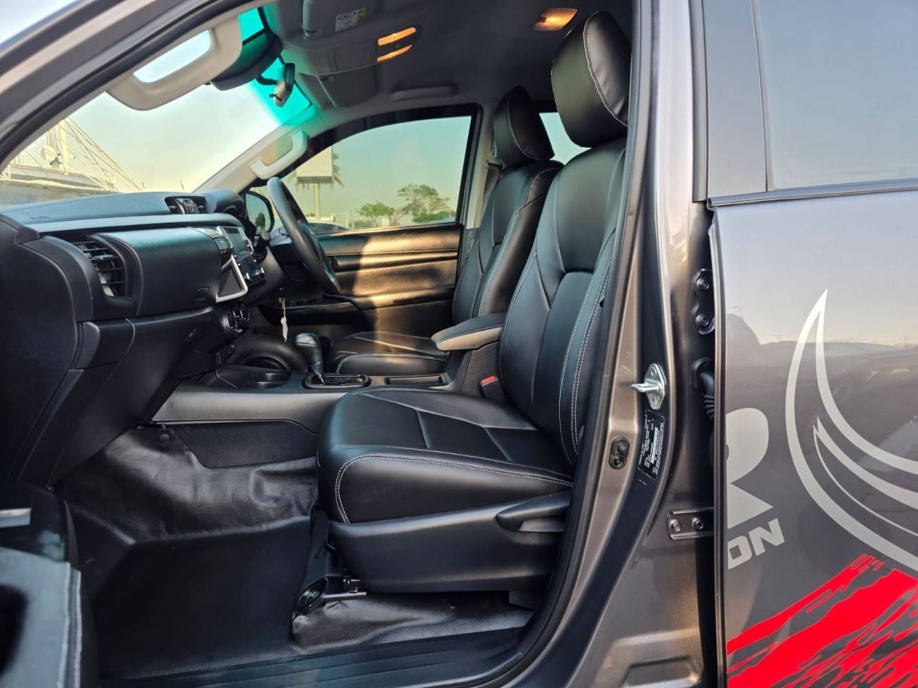 Toyota Hilux DOUBLE CABIN | RHD | 2021 | 2.8L DIESEL ENGINE | AUTOMATIC TRANSMISSION | NUDGE BAR
