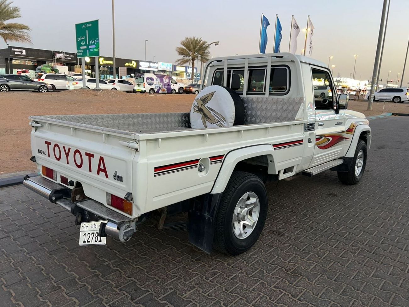 تويوتا لاند كروزر بيك آب PETROL