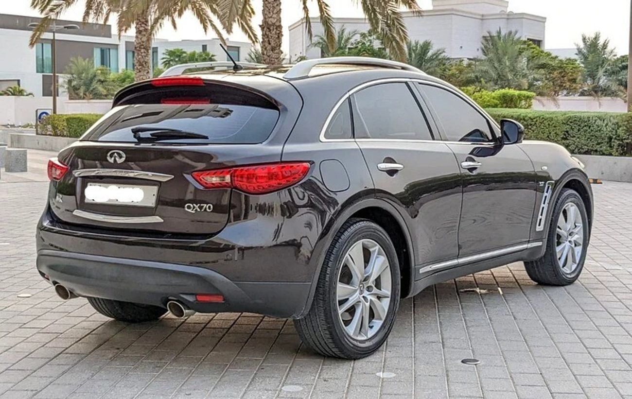 Infiniti QX70