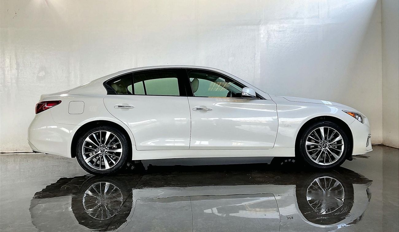 Infiniti Q50 Luxe