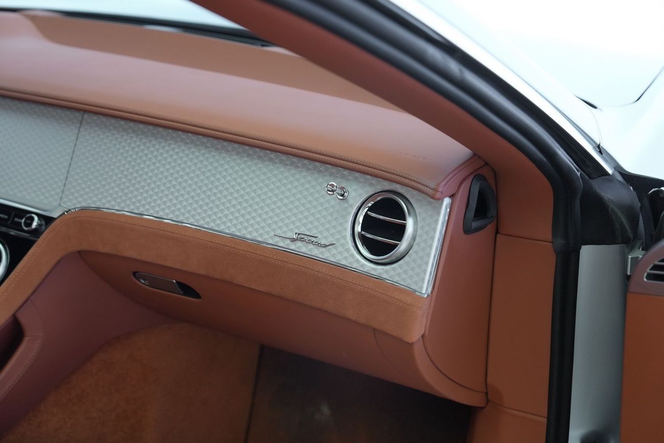 بنتلي كونتيننتال جي تي سي Bentley GTC Speed W12