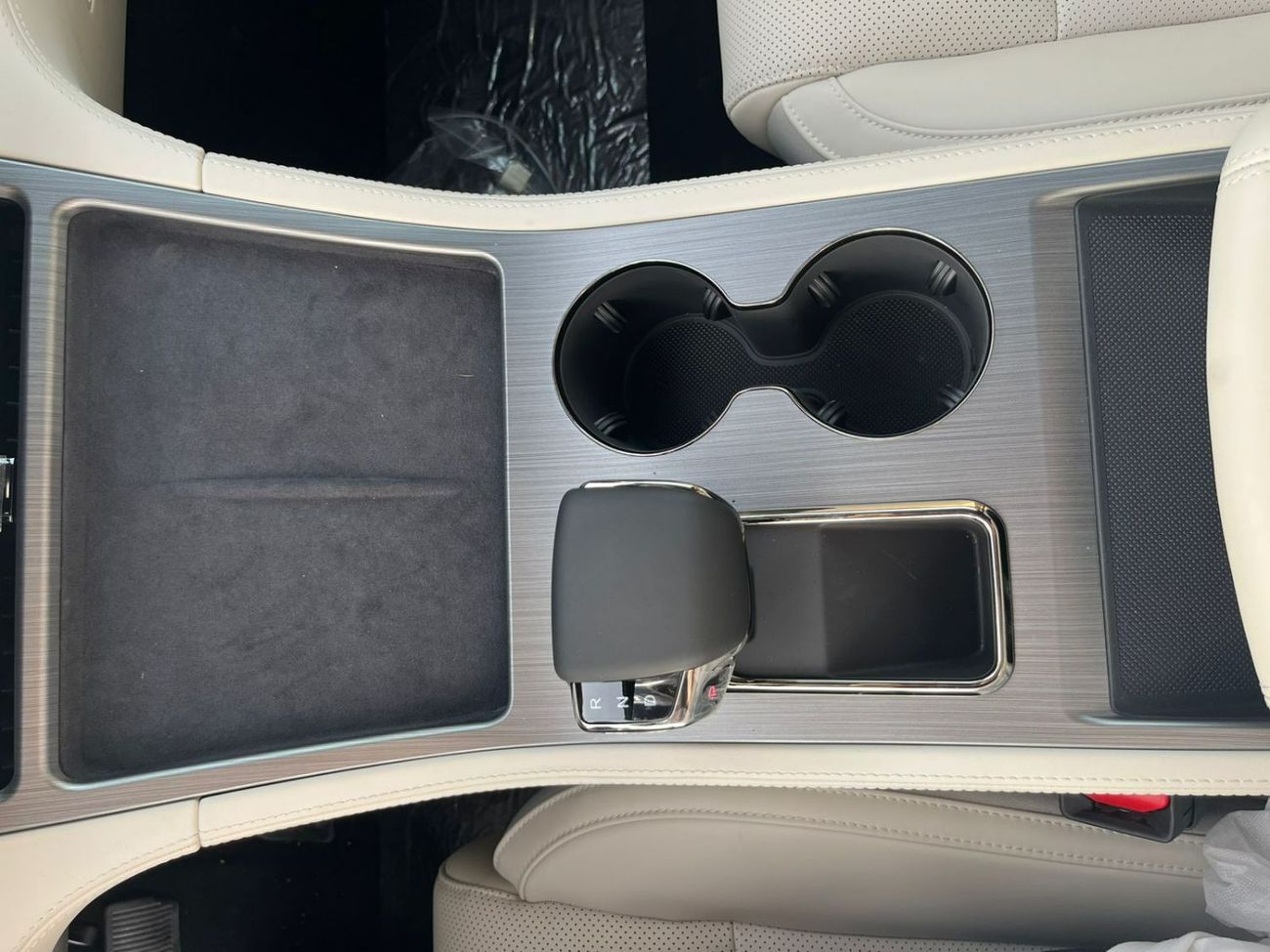 ROX 01 Rox 01 vip 1.5L Turbo + Plug-in Hybrid AWD Model 2025