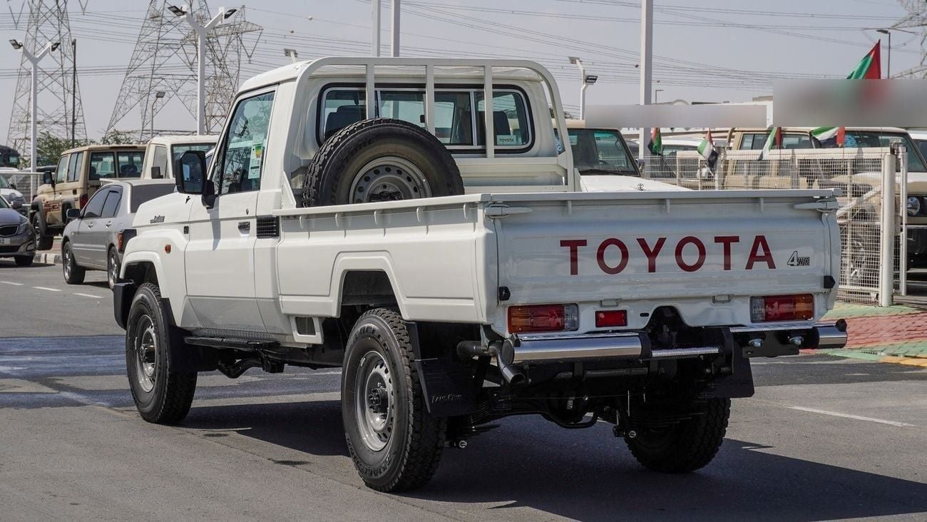 تويوتا لاند كروزر بيك آب PICKUP LC79 S/C DIESEL 2.8L M/T Basic Option , 2025 Model