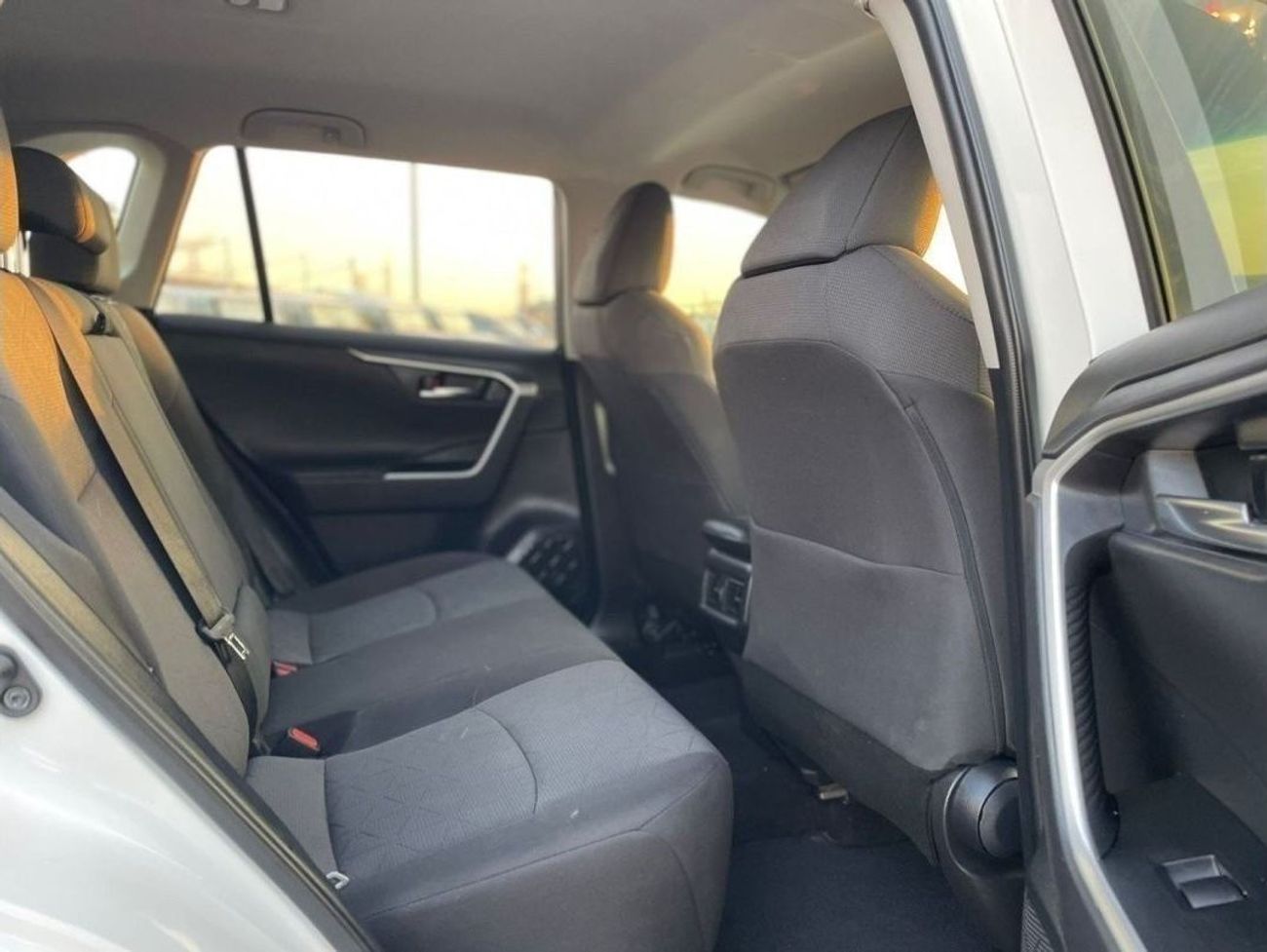 تويوتا راف ٤ 2021 Toyota Rav4 XLE 4x4 AWD MidOption+ 2.5L V4 - Low  8,400 Mileage ---UAE PASS