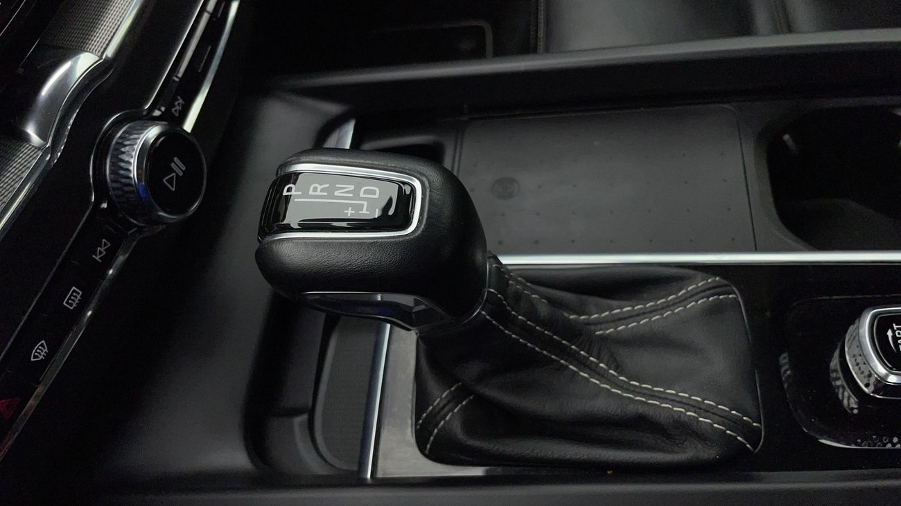 Volvo XC60 T5 R DESIGN 2 | Zero Down Payment | Home Test Drive