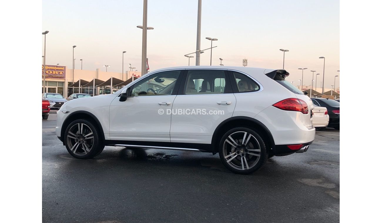 Porsche Cayenne PORSCHE CAYENNE S MODEL 2013 GCC CAR PERFECT CONDITION FULL OPTION PANORAMIC ROOF LEATHER SEATS BACK