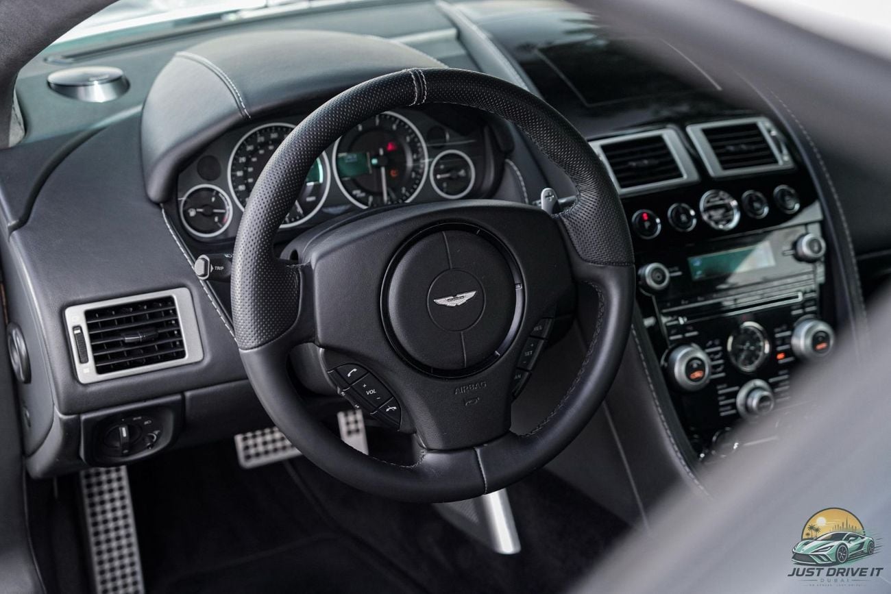 Aston Martin DBS STD