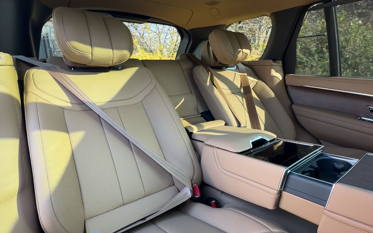 لاند روفر رينج روفر Autobiography 3.0L P460e LWB Right Hand Drive