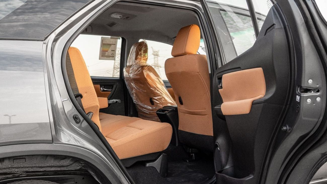 تويوتا فورتونر EXR 2026 Totota Fortuner GX 2.7L AT Petrol (Gray-Tan) RWD