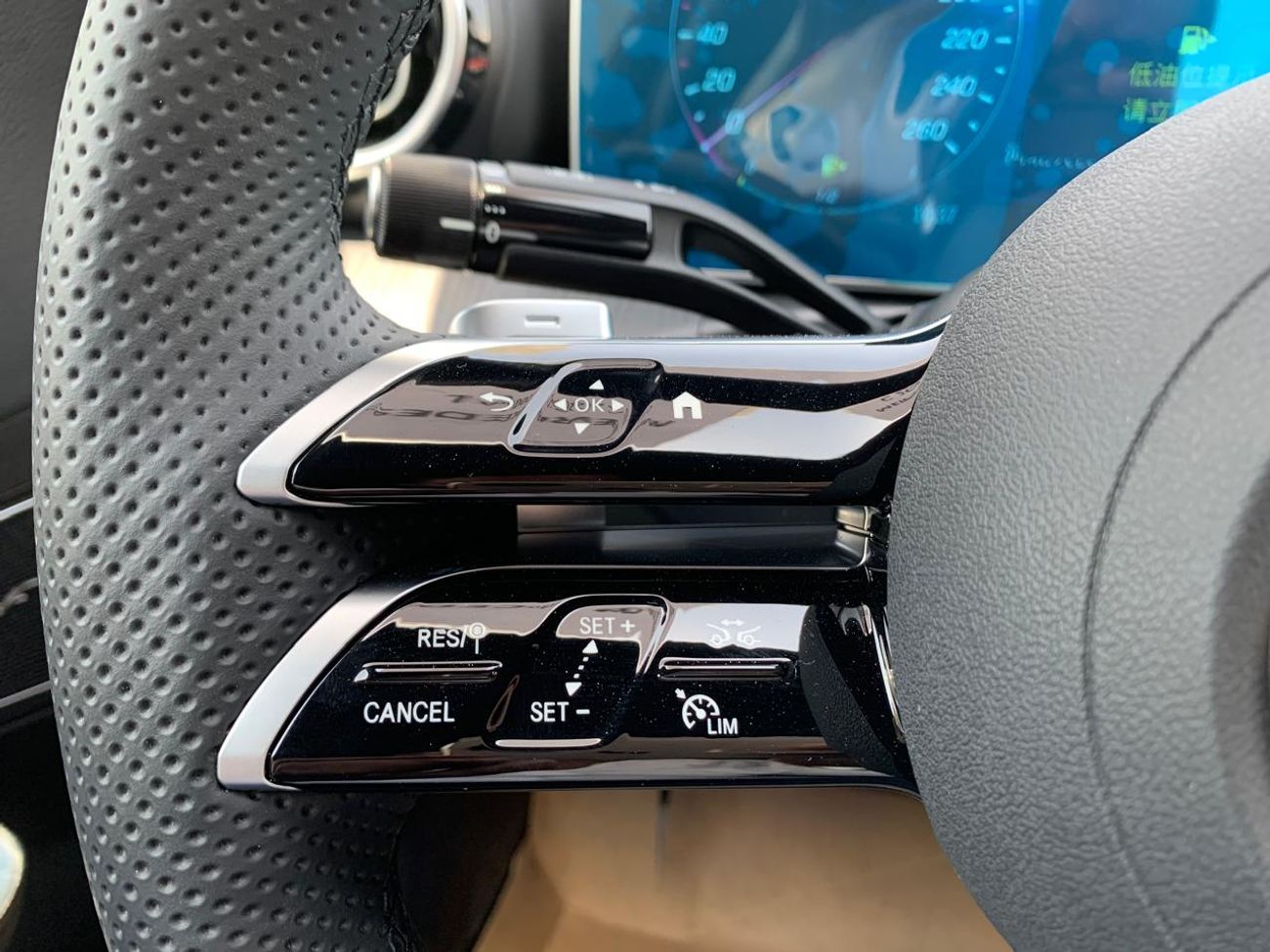 مرسيدس بنز 200 2025 MERCEDES -BEN C200L 1.5L V4 FULL OPTION