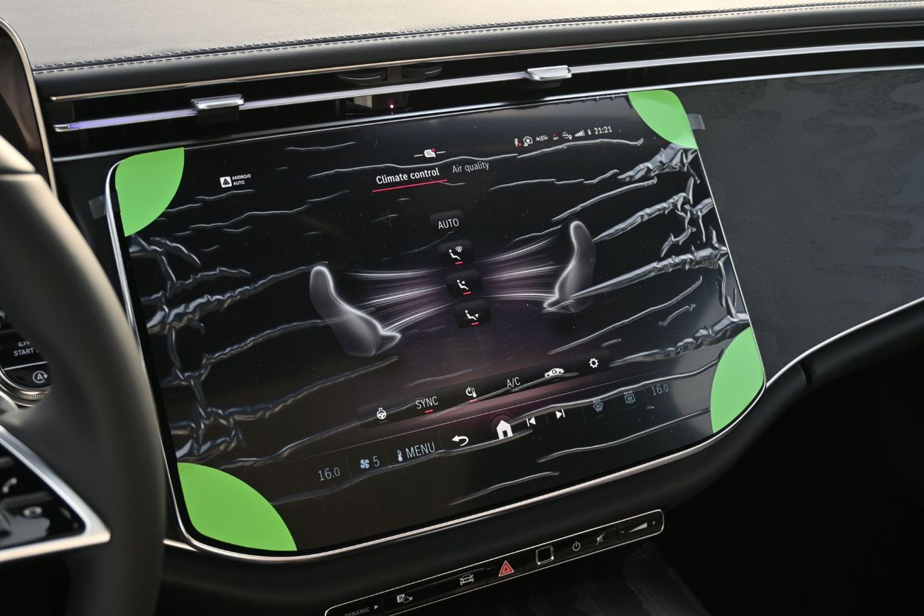 Mercedes-Benz E200 Mercedes-Benz E200 2.0L Turbo + Mild Hybrid Model 2026