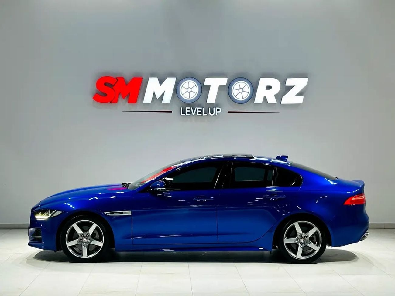 Jaguar XE R-SPORT