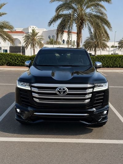 تويوتا لاند كروزر VXR