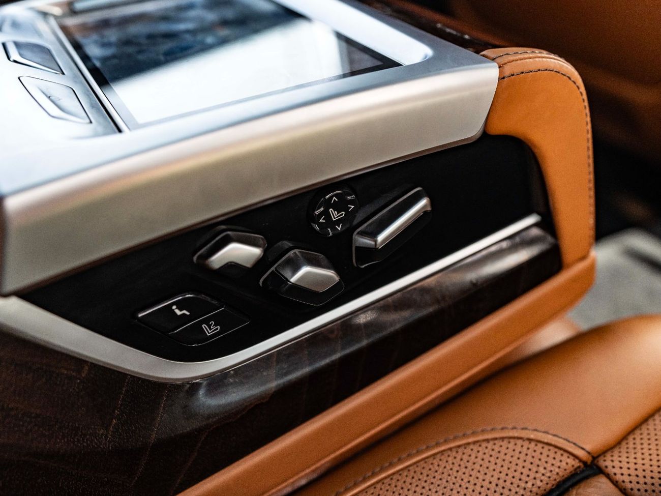 BMW M760Li xDrive 6.6L